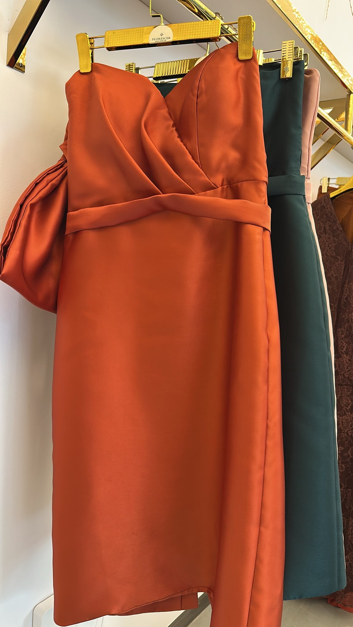 Vestido Tomara que Caia em Cetim Fenda - Terracota