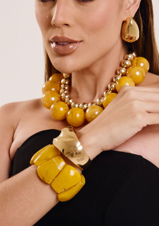 Brinco Oval Dourado e Abaulado