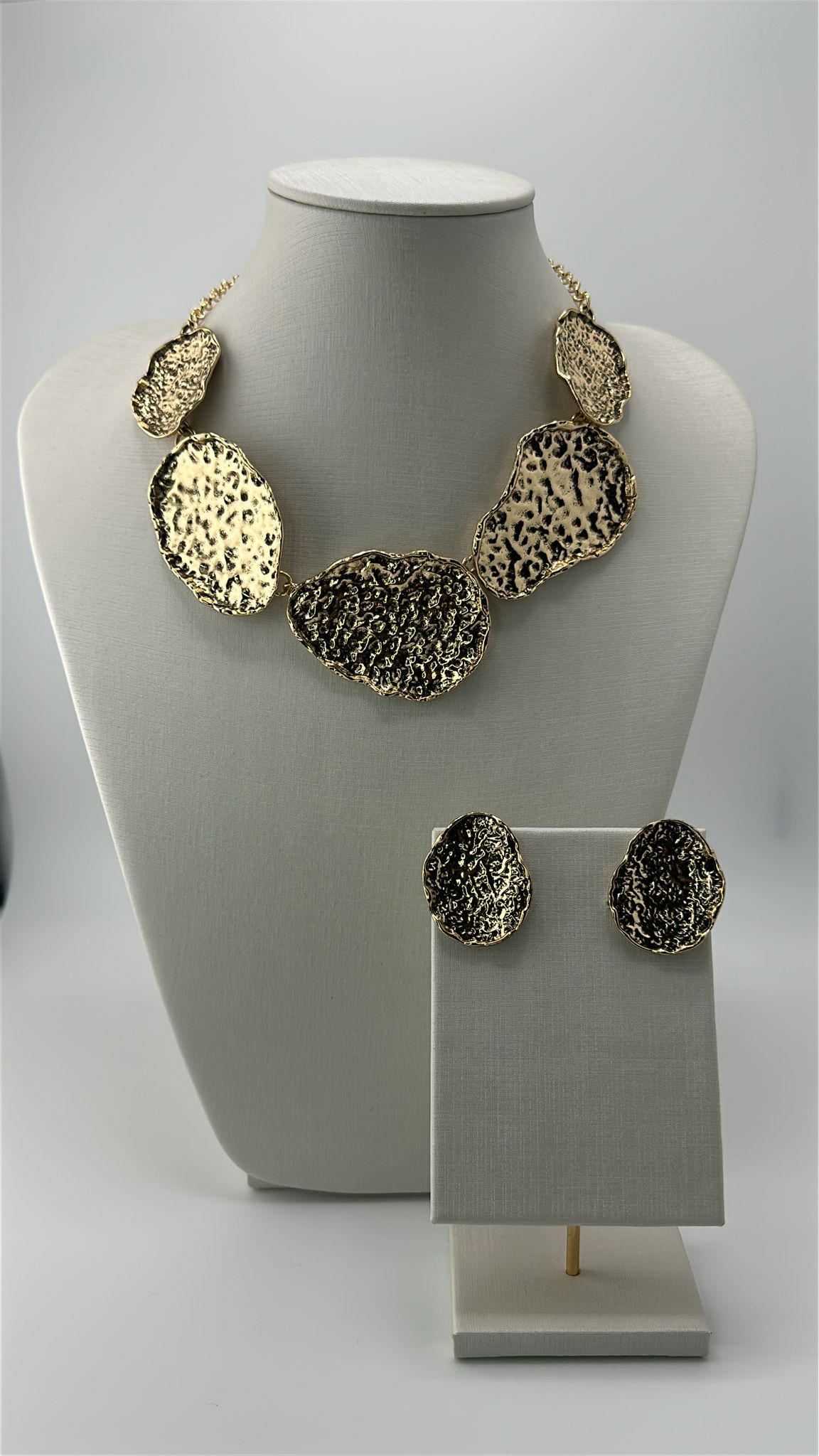 Conjunto Colar e Brincos Texturizados