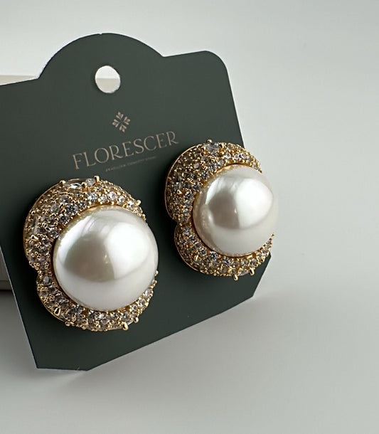 Brinco Semijoia Pérola Shell com Banho de Ouro 18K