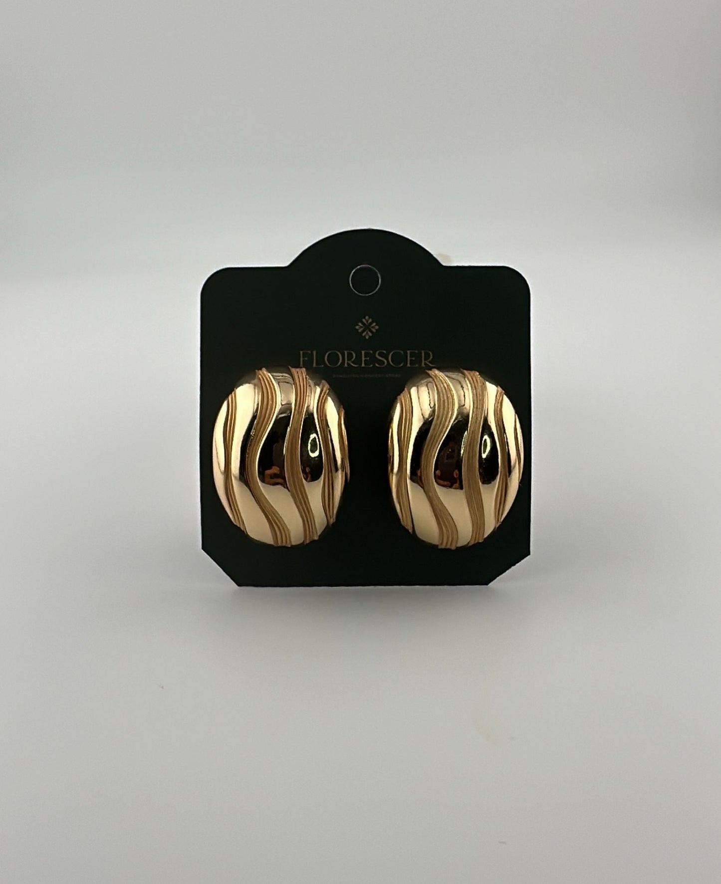 Brinco Semijoia Esfera Redonda com Banho de Ouro 18K