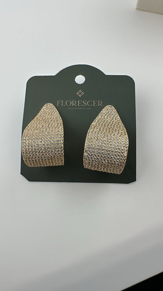 Brinco Semijoia Gota Radiante – Cravejado com Zircônia, Banho de Ouro 18K