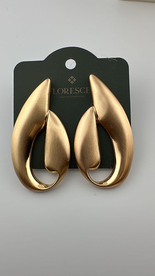 Brinco Semijoia Curvia – Conexão de Formas, Banho de Ouro 18K