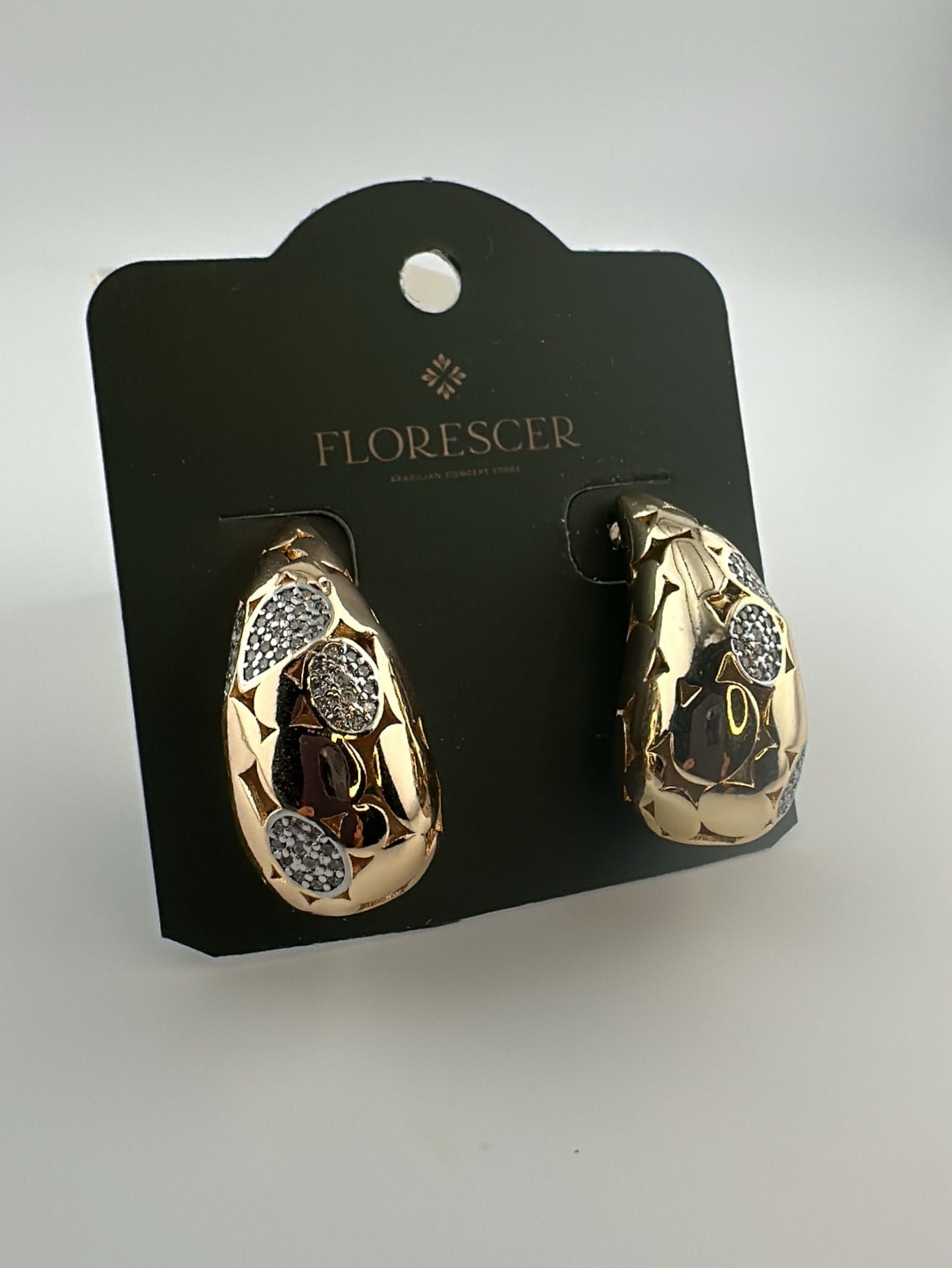 Brinco Semijoia Gota Cravejada com Zircônia – Banho de Ouro 18K