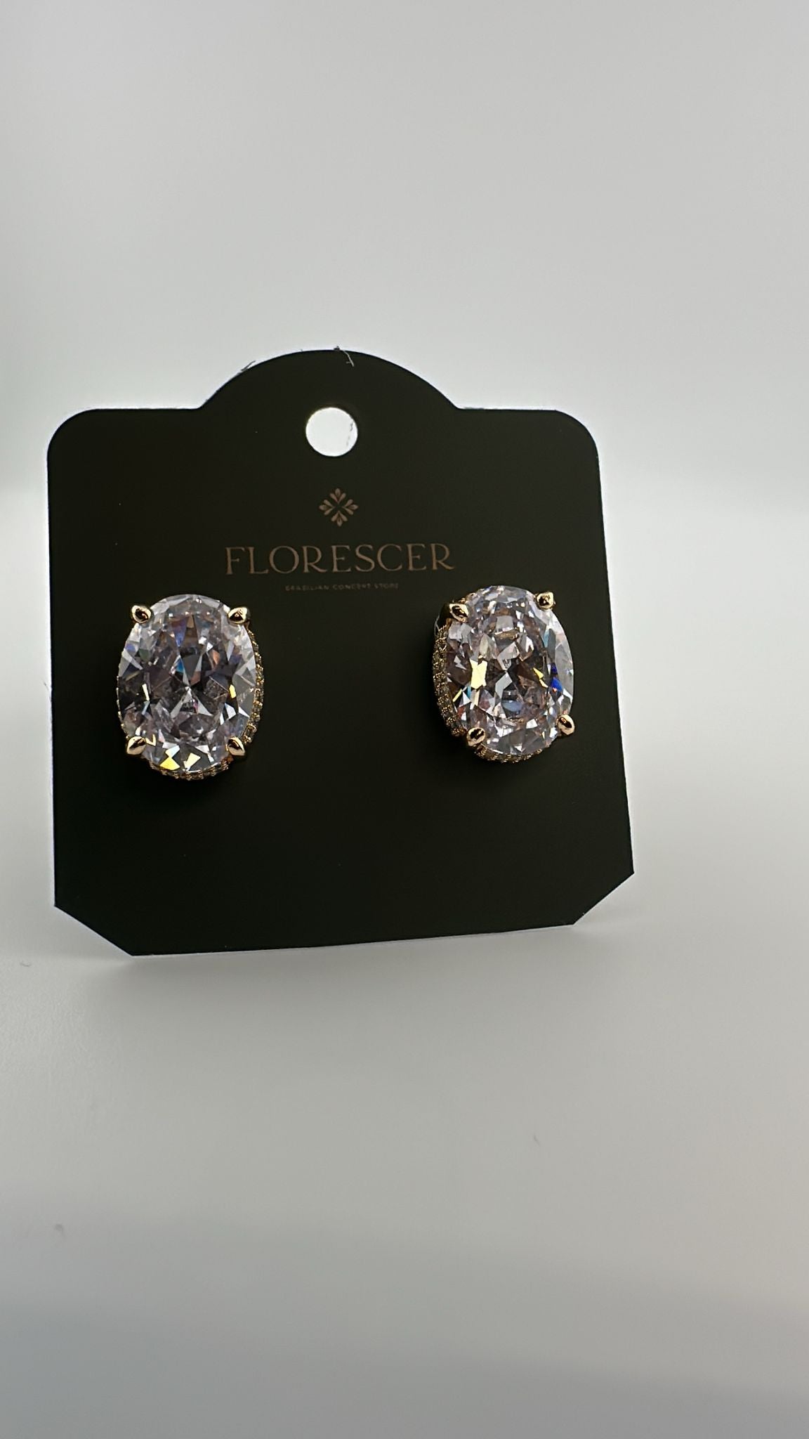 Brinco Semijoia Solitária de Luz – Zircônia Cravejada com Banho de Ouro 18K