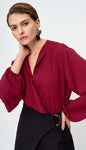 Blusa Paola  Fluida com Detalhe Drapeado - Cor Bordeaux Luxo