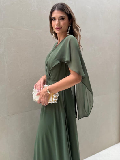 Vestido Longo Chiffon com Decote em V e Mangas Capa
