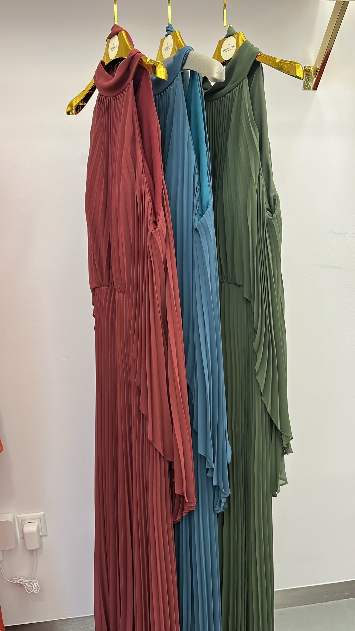 Vestido Longo de Festa em Chiffon com Camadas Assimétricas