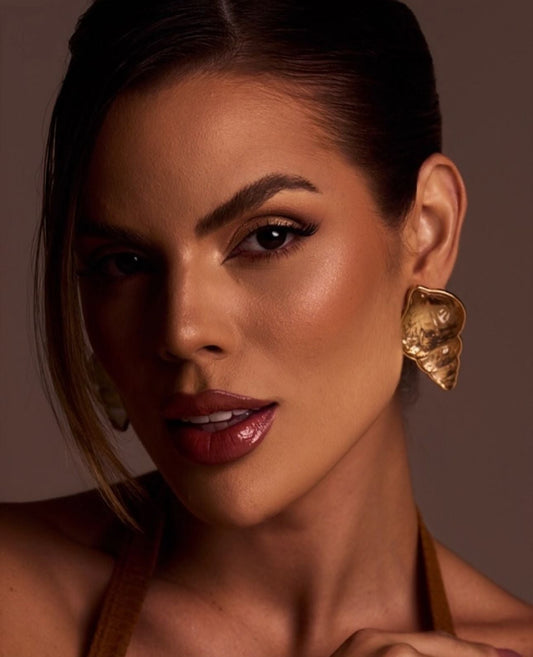 Brinco Dourado em Formato de Concha