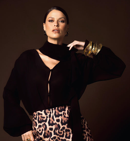 Blusa Maxi Oversized em Crepe com Lenço Integrado - Cor Preto Sofisticado