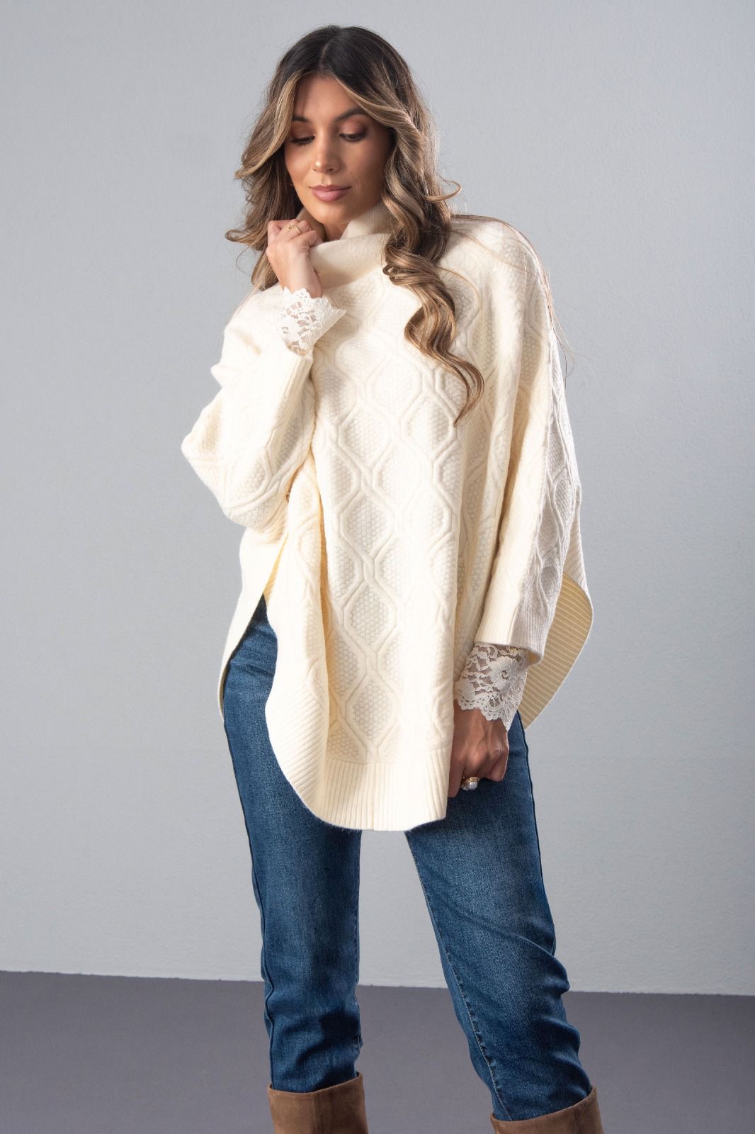 Capa Poncho de Malha Ferrache  - Off-White