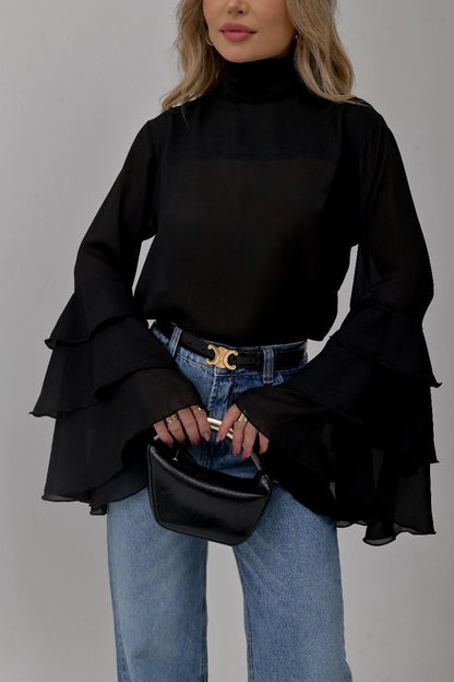 Blusa Gola Alta com Manga Sino em Camadas - Preto Clássico