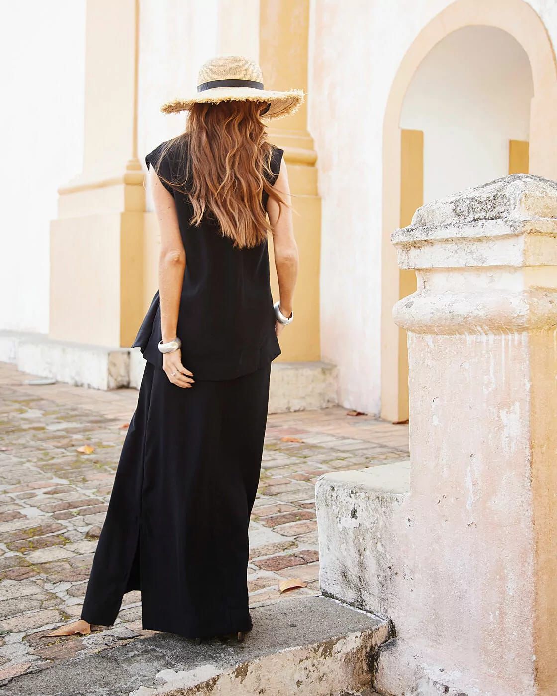 Conjunto Colete Longo e Calça Pantalona em Preto