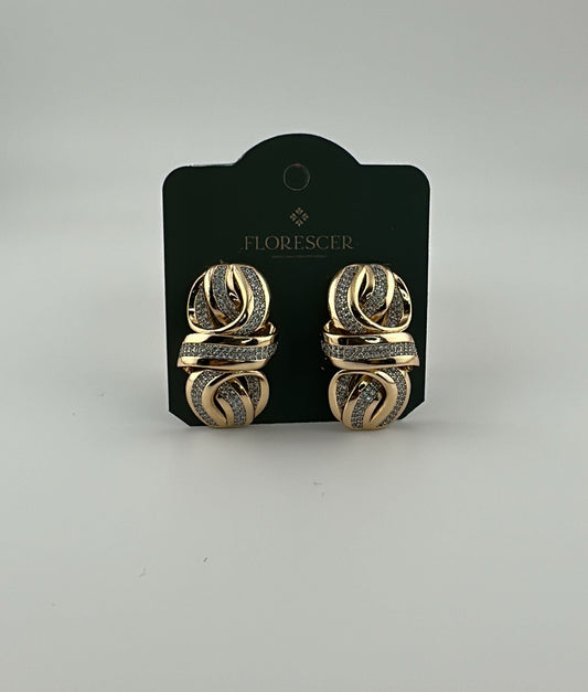 Brinco Semijoia com 3 Elos Cravejados de Zircônia – Banho de Ouro 18K