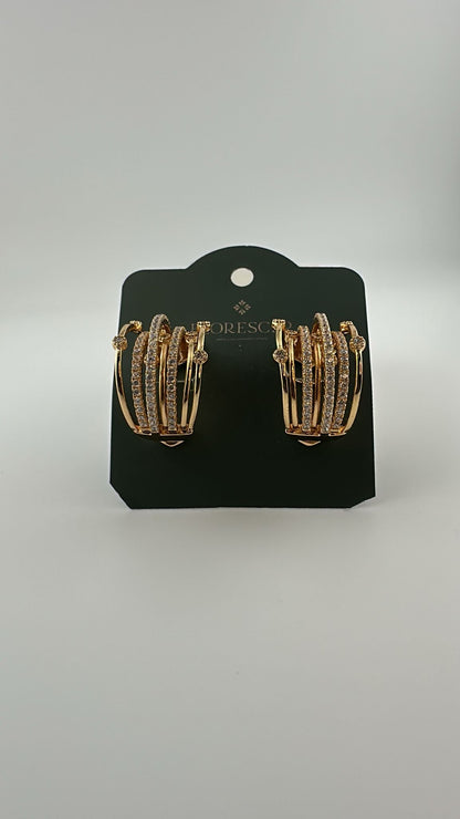 Brinco Semijoia Argola Redonda Brilhante – Cravejado com Zircônia, Banho de Ouro 18K