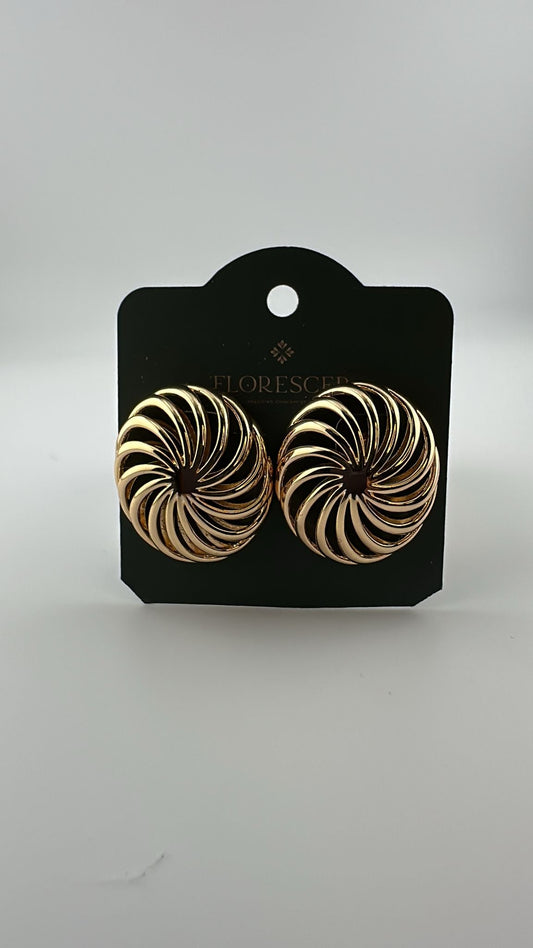 Brinco Semijoia Esfera Redonda – Formas Grossas com Laterais Arredondadas, Banho de Ouro 18K