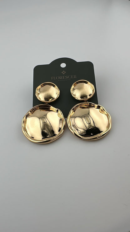 Brinco Semijoia Esfera Redonda Brillante – Cravejado com Zircônia, Banho de Ouro 18K