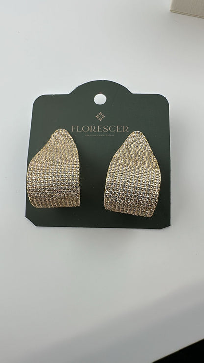 Brinco Semijoia Gota Radiante – Cravejado com Zircônia, Banho de Ouro 18K