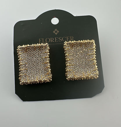 Brinco Semijoia Quadrado Cravejado com Zircônia – Banho de Ouro 18K