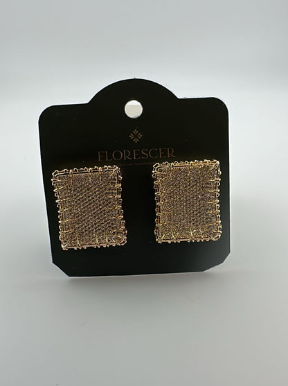 Brinco Semijoia Quadrado Cravejado com Zircônia – Banho de Ouro 18K