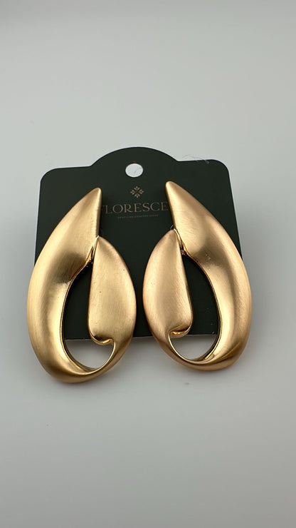 Brinco Semijoia Curvia – Conexão de Formas, Banho de Ouro 18K