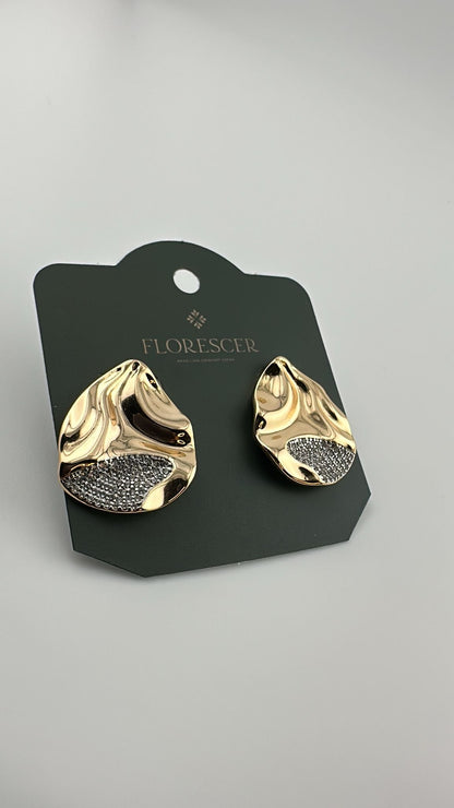 Brinco Semijoia Gota – Cravejada com Zircônia, Banho de Ouro 18K