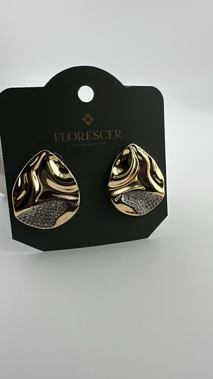 Brinco Semijoia Gota – Cravejada com Zircônia, Banho de Ouro 18K