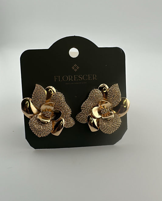 Brinco Semijoia Flor Cravejada com Zircônia – Banho de Ouro 18K