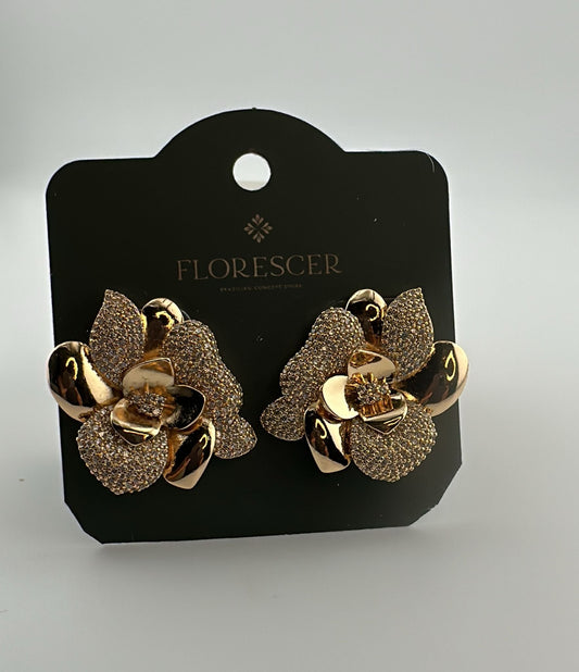 Brinco Semijoia Flor Cravejada com Zircônia – Banho de Ouro 18K