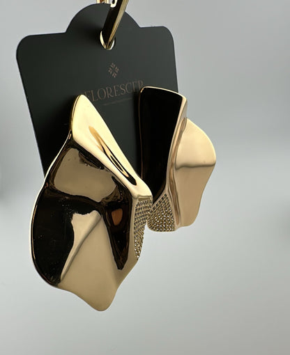 Brincos ORESCE - Abstrato Dourado com Cristais Banho de Ouro 18K