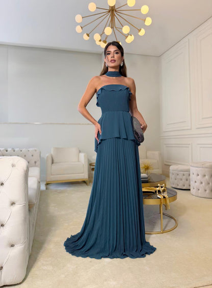 Vestido Longo de Festa Tomara que Caia com Saia Plissada e Choker
