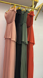Vestido Longo de Festa Tomara que Caia com Saia Plissada e Choker